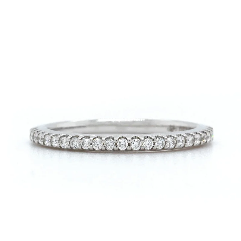 18K White Gold Shared Prong Diamond Band