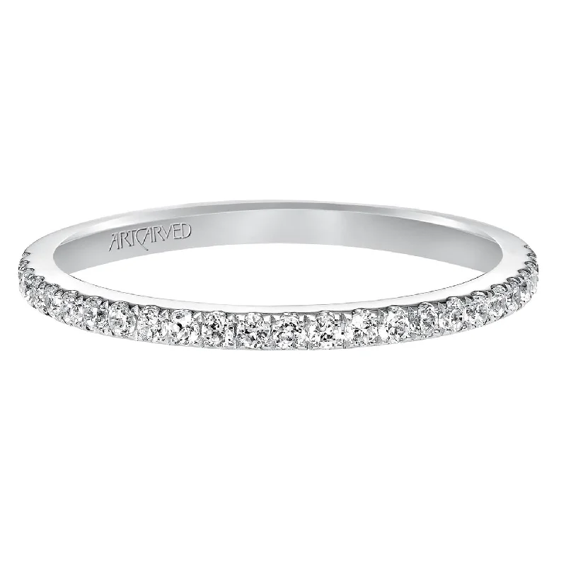 18K White Gold Shared Prong Diamond Band