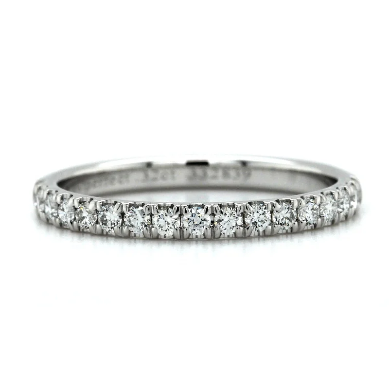 18K White Gold Shared Prong Diamond Band