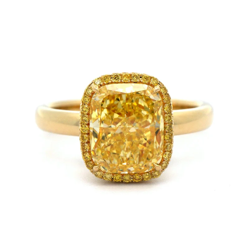 18K Yellow Gold Cushion Cut Diamond Engagement Ring