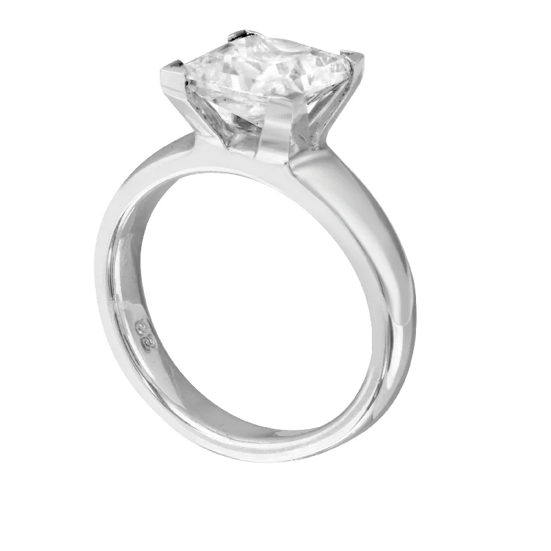 14k White Gold / Princess